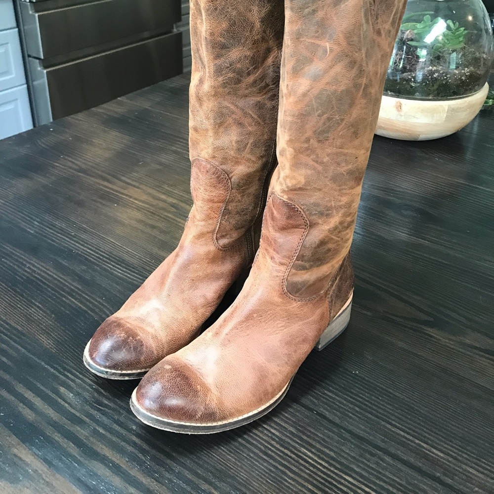 Women’s lucchese boots